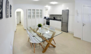 Centrico, elegante, acogedor y cerca de la PLAYA con Parking gratis
